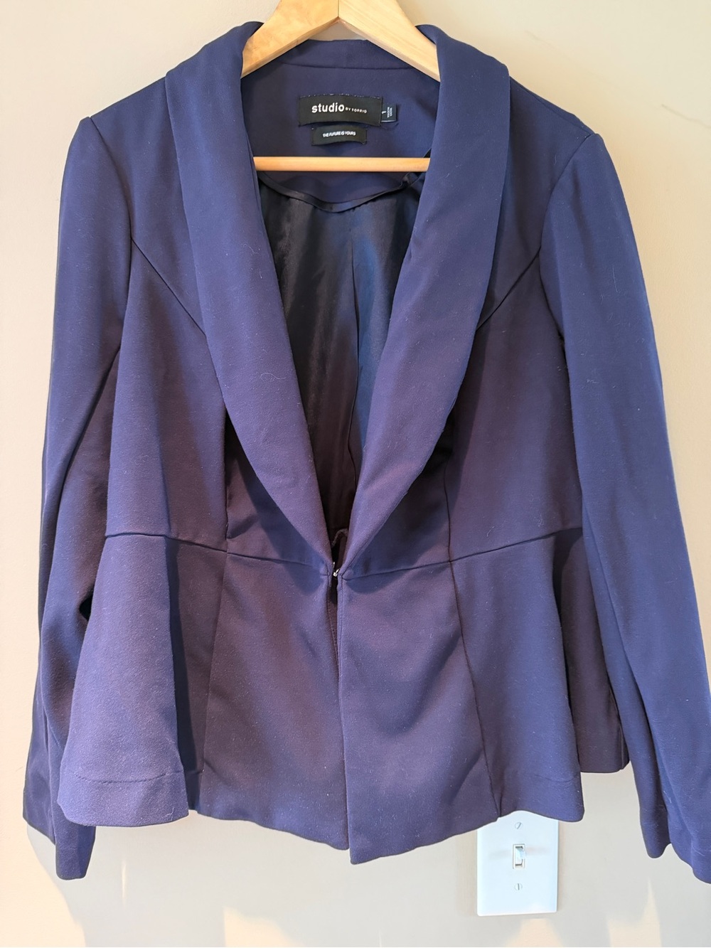 Torrid Studio Ponte Fitted Navy Peplum Blazer size 1 (14/26)